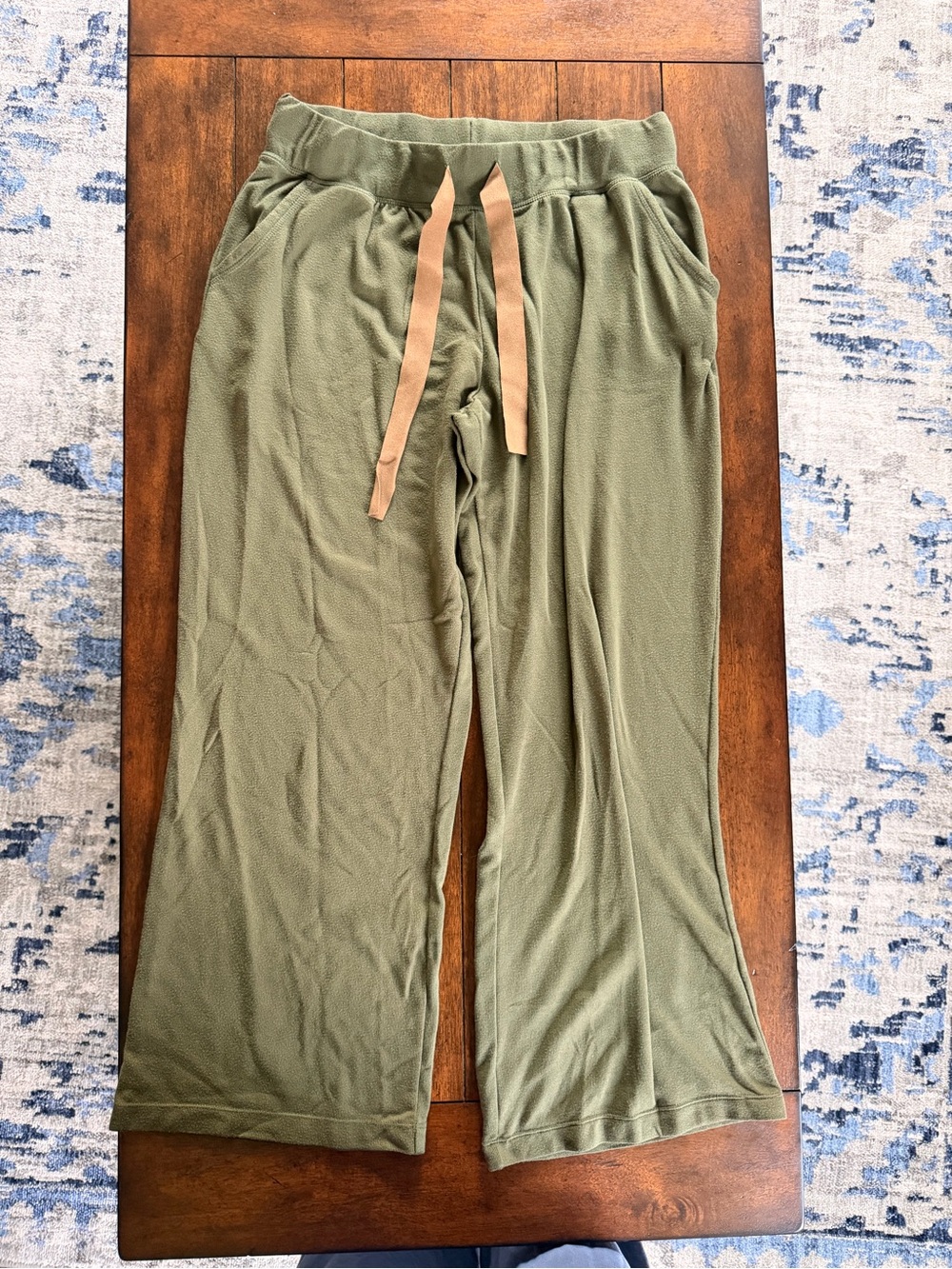 Wide leg cropped lounge pants